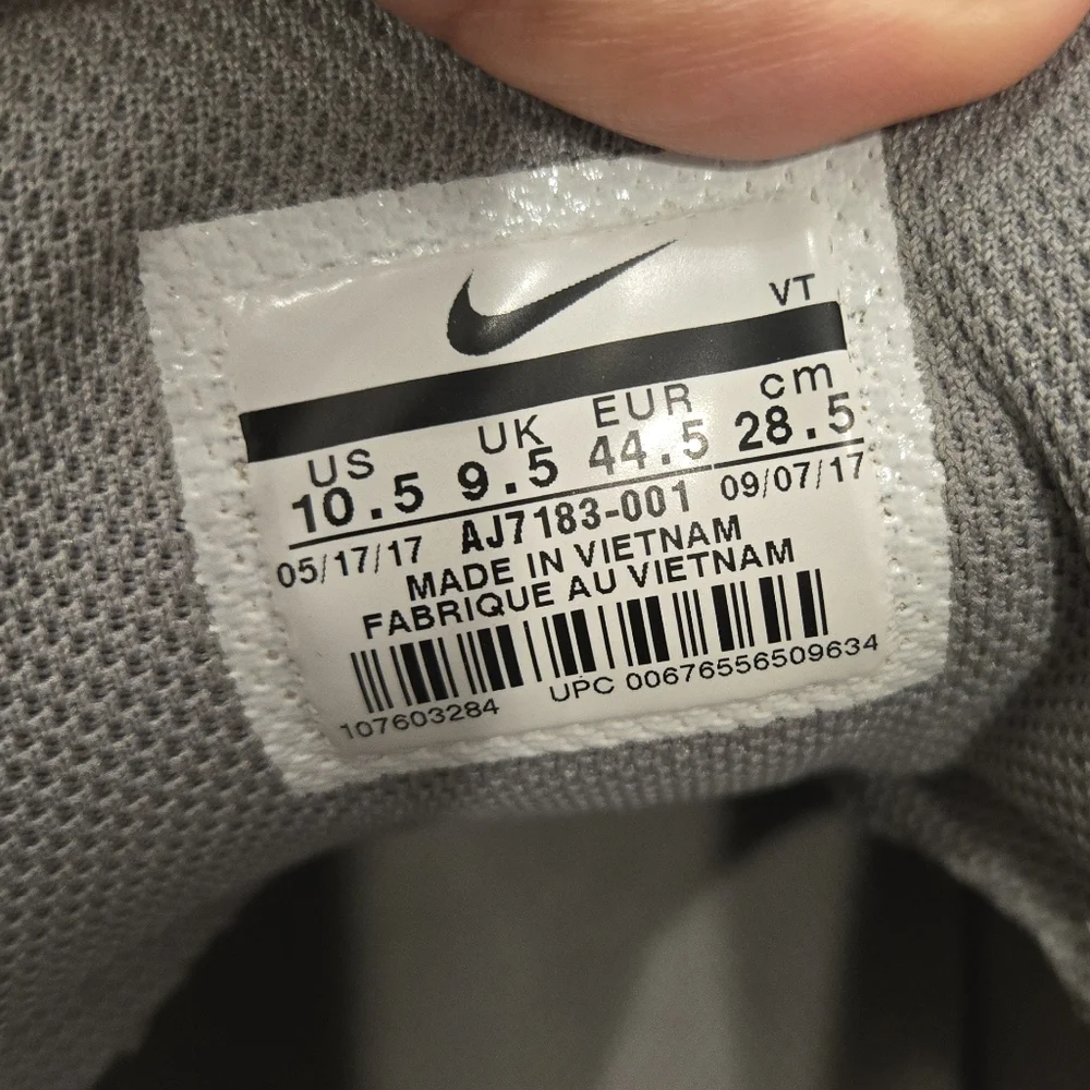 Nike Gray and Yellow Men's Shoes‎